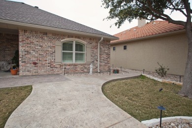 Welcome to this exquisite luxurious patio home situated on the on Bentwood Country Club in Texas - for sale on GolfHomes.com, golf home, golf lot