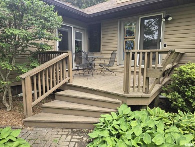 This 3 bedroom, 3 bath home offers a perfect blend of lakefront on Metropolis Country Club in Illinois - for sale on GolfHomes.com, golf home, golf lot