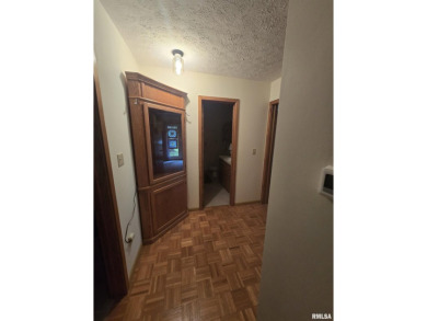 This 3 bedroom, 3 bath home offers a perfect blend of lakefront on Metropolis Country Club in Illinois - for sale on GolfHomes.com, golf home, golf lot