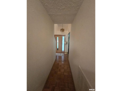 This 3 bedroom, 3 bath home offers a perfect blend of lakefront on Metropolis Country Club in Illinois - for sale on GolfHomes.com, golf home, golf lot