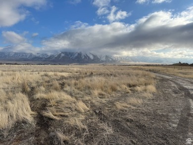 Great Development Opportunity near Oquirrh Hills Golf Course and on Oquirrh Hills Golf Course in Utah - for sale on GolfHomes.com, golf home, golf lot