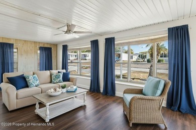 Move-in ready | Beautifully updated 2-bedroom, 2-bathroom home + on Brookridge Country Club in Florida - for sale on GolfHomes.com, golf home, golf lot