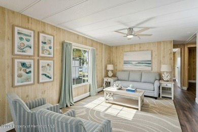 Move-in ready | Beautifully updated 2-bedroom, 2-bathroom home + on Brookridge Country Club in Florida - for sale on GolfHomes.com, golf home, golf lot