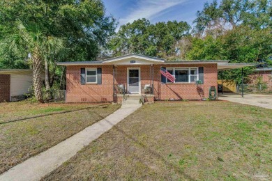 Charming Milton Home Just Minutes from Downtown!  Welcome to on Tanglewood Golf Club in Florida - for sale on GolfHomes.com, golf home, golf lot