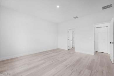 Beautiful New Construction in Sun 'N Lake - 4 Bedrooms, 3 Baths on Sun n Lake Golf and Country Club in Florida - for sale on GolfHomes.com, golf home, golf lot