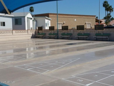 Beautifully maintained and fully furnished 1-bed, 1-bath home on Roadhaven Golf Course in Arizona - for sale on GolfHomes.com, golf home, golf lot