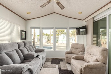 Beautifully maintained and fully furnished 1-bed, 1-bath home on Roadhaven Golf Course in Arizona - for sale on GolfHomes.com, golf home, golf lot