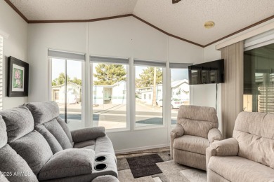 Beautifully maintained and fully furnished 1-bed, 1-bath home on Roadhaven Golf Course in Arizona - for sale on GolfHomes.com, golf home, golf lot