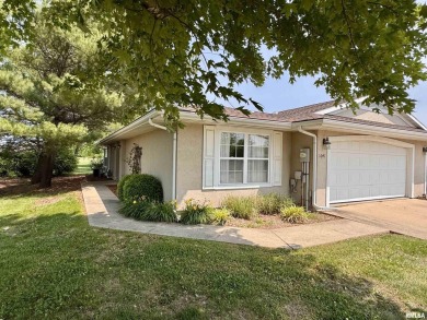 This duplex located on fairway 15 at the Macomb Country Club on Macomb Country Club in Illinois - for sale on GolfHomes.com, golf home, golf lot
