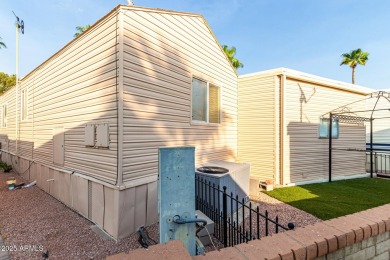 Beautifully maintained and fully furnished 1-bed, 1-bath home on Roadhaven Golf Course in Arizona - for sale on GolfHomes.com, golf home, golf lot