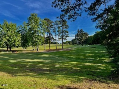 Spacious Contemporary home located in Kerr Lake Country Club on Kerr Lake Country Club in North Carolina - for sale on GolfHomes.com, golf home, golf lot