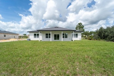 Beautiful New Construction in Sun 'N Lake - 4 Bedrooms, 3 Baths on Sun n Lake Golf and Country Club in Florida - for sale on GolfHomes.com, golf home, golf lot