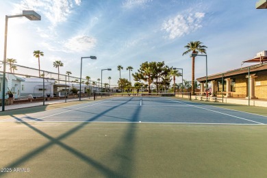 Beautifully maintained and fully furnished 1-bed, 1-bath home on Roadhaven Golf Course in Arizona - for sale on GolfHomes.com, golf home, golf lot