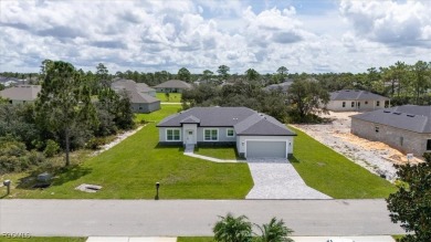 Beautiful New Construction in Sun 'N Lake - 4 Bedrooms, 3 Baths on Sun n Lake Golf and Country Club in Florida - for sale on GolfHomes.com, golf home, golf lot