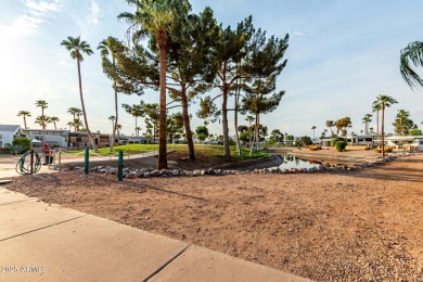 Beautifully maintained and fully furnished 1-bed, 1-bath home on Roadhaven Golf Course in Arizona - for sale on GolfHomes.com, golf home, golf lot
