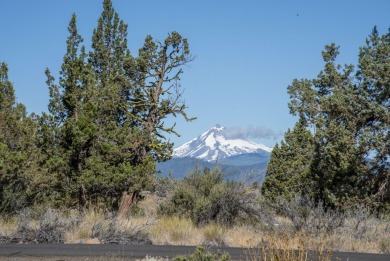 Discover the perfect getaway or build site in the highly sought- on  in Oregon - for sale on GolfHomes.com, golf home, golf lot