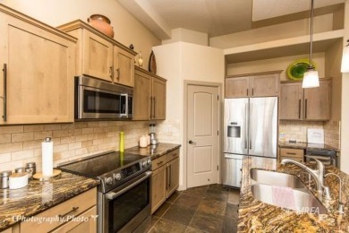 This FULLY FURNISHED, TURN KEY retreat is located in Calais Town on Falcon Ridge Golf Course in Nevada - for sale on GolfHomes.com, golf home, golf lot