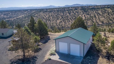 Discover the perfect getaway or build site in the highly sought- on  in Oregon - for sale on GolfHomes.com, golf home, golf lot