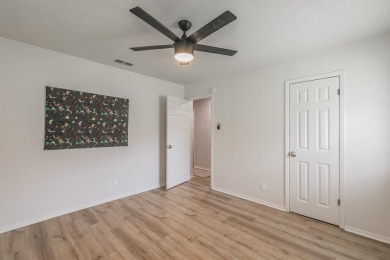 Charming Home in Gated Golf Course Community

Nestled at the end on De Cordova Bend Country Club in Texas - for sale on GolfHomes.com, golf home, golf lot