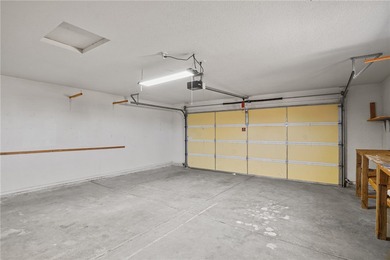 OWNED SOLAR! This move-in-ready 3 bed, 2 bath home is located in on Valle Vista Golf Course in Arizona - for sale on GolfHomes.com, golf home, golf lot