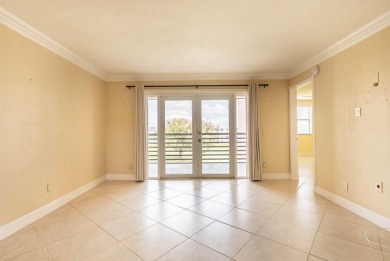 Don't miss this corner two-bedroom, two-bath condo in Sunrise on Sunrise Lakes Phase IV Golf Course in Florida - for sale on GolfHomes.com, golf home, golf lot