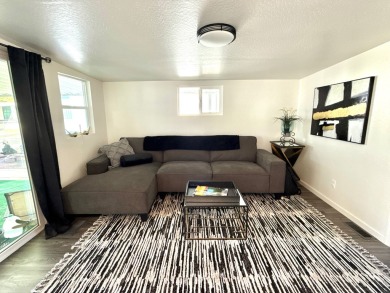 Fabulously remodeled FURNISHED home! Oversized main bedroom on Viewpoint Golf Resort in Arizona - for sale on GolfHomes.com, golf home, golf lot