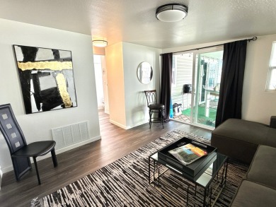 Fabulously remodeled FURNISHED home! Oversized main bedroom on Viewpoint Golf Resort in Arizona - for sale on GolfHomes.com, golf home, golf lot