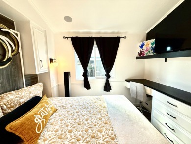 Fabulously remodeled FURNISHED home! Oversized main bedroom on Viewpoint Golf Resort in Arizona - for sale on GolfHomes.com, golf home, golf lot