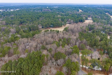 Nice interior lot located in the gated community of Seven Lakes on Seven Lakes Country Club in North Carolina - for sale on GolfHomes.com, golf home, golf lot