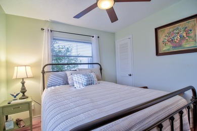 LOCATION, location, location! Welcome home to the highly on Mainlands Golf Club in Florida - for sale on GolfHomes.com, golf home, golf lot