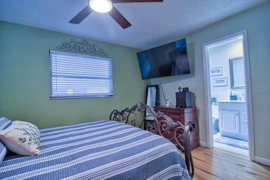 LOCATION, location, location! Welcome home to the highly on Mainlands Golf Club in Florida - for sale on GolfHomes.com, golf home, golf lot