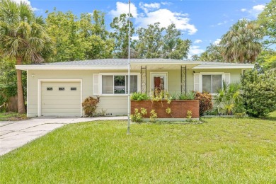 Welcome to one of Clearwater's most coveted neighborhoods, the on Clearwater Executive Golf Course in Florida - for sale on GolfHomes.com, golf home, golf lot
