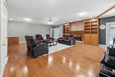 Elegant one-owner custom all-brick home in Hopkinsville offering on Hopkinsville Golf and Country Club in Kentucky - for sale on GolfHomes.com, golf home, golf lot