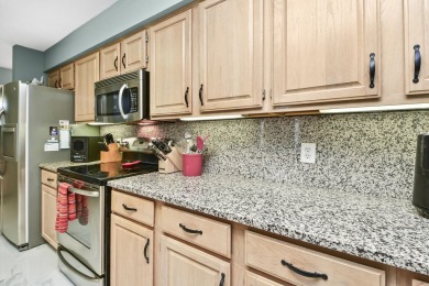 ***PRICED TO SELL***ONE LEVEL 3-bedroom, 2-bath home located in on Pointe Royale Village Country Club in Missouri - for sale on GolfHomes.com, golf home, golf lot
