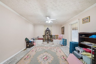 Elegant one-owner custom all-brick home in Hopkinsville offering on Hopkinsville Golf and Country Club in Kentucky - for sale on GolfHomes.com, golf home, golf lot