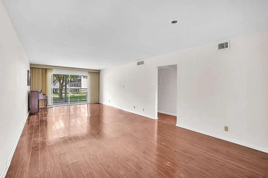 Beautiful 2-bedroom, 2 bathroom condo in the sought-after on Wynmoor Golf Course in Florida - for sale on GolfHomes.com, golf home, golf lot