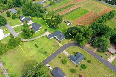 NEW ROOF! 3D Tour! Convenient location (only few blocks from the on Jackson Links Golf Course in Alabama - for sale on GolfHomes.com, golf home, golf lot