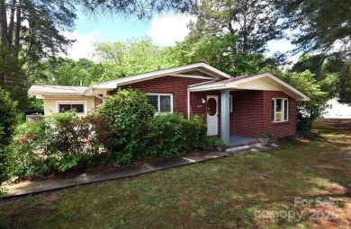 Welcome Home! Charming 2-bedroom, 2 full bath home sitting on on Rolling Hills Golf Club in North Carolina - for sale on GolfHomes.com, golf home, golf lot