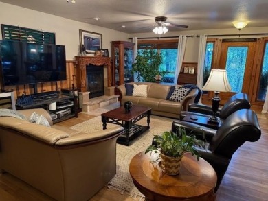This private and peaceful lakefront home is located in the piney on Pine Dunes Golf Course in Texas - for sale on GolfHomes.com, golf home, golf lot