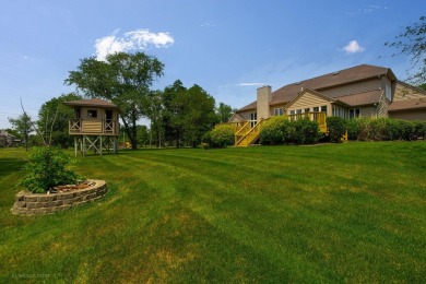 NEW CARPET, FRESHLY PAINTED, NEW DECK!  Welcome to this on Valparaiso Country Club in Indiana - for sale on GolfHomes.com, golf home, golf lot