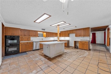 Country Club Charm with Golf Course Views - A Unique Ranch on Marlin Country Club in Texas - for sale on GolfHomes.com, golf home, golf lot