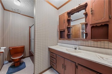 Country Club Charm with Golf Course Views - A Unique Ranch on Marlin Country Club in Texas - for sale on GolfHomes.com, golf home, golf lot