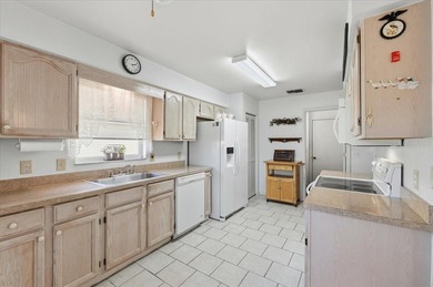 Enjoy easy Florida living in this beautifully maintained 2 on Highland Fairways Golf Club in Florida - for sale on GolfHomes.com, golf home, golf lot