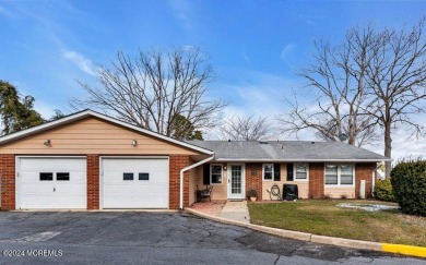 Nothing to do but move in, everthing is updated including on Greenbriar Woodlands in New Jersey - for sale on GolfHomes.com, golf home, golf lot