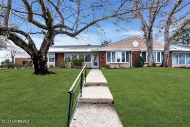 Nothing to do but move in, everthing is updated including on Greenbriar Woodlands in New Jersey - for sale on GolfHomes.com, golf home, golf lot