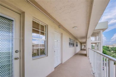 BEAUTIFUL CHARMING 2/2 CONDO WITH PEACEFUL VIEW OF THE LAKE on Palm-Aire Country Club and Resort - Palms in Florida - for sale on GolfHomes.com, golf home, golf lot