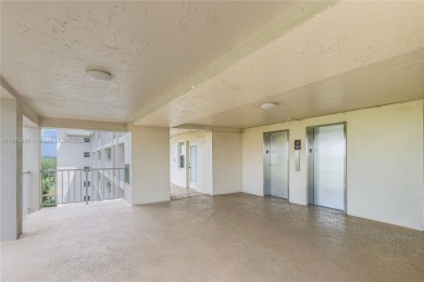 BEAUTIFUL CHARMING 2/2 CONDO WITH PEACEFUL VIEW OF THE LAKE on Palm-Aire Country Club and Resort - Palms in Florida - for sale on GolfHomes.com, golf home, golf lot