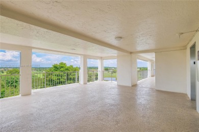 BEAUTIFUL CHARMING 2/2 CONDO WITH PEACEFUL VIEW OF THE LAKE on Palm-Aire Country Club and Resort - Palms in Florida - for sale on GolfHomes.com, golf home, golf lot