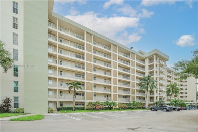 BEAUTIFUL CHARMING 2/2 CONDO WITH PEACEFUL VIEW OF THE LAKE on Palm-Aire Country Club and Resort - Palms in Florida - for sale on GolfHomes.com, golf home, golf lot
