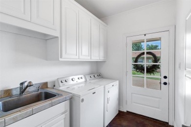 BRAND NEW ROOF!!!  You're Going to Love This One!
Step into on Pecan Plantation Country Club in Texas - for sale on GolfHomes.com, golf home, golf lot